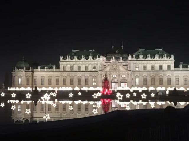 ウィーンのベルヴェデーレ宮殿のクリスマスマーケット_1_1