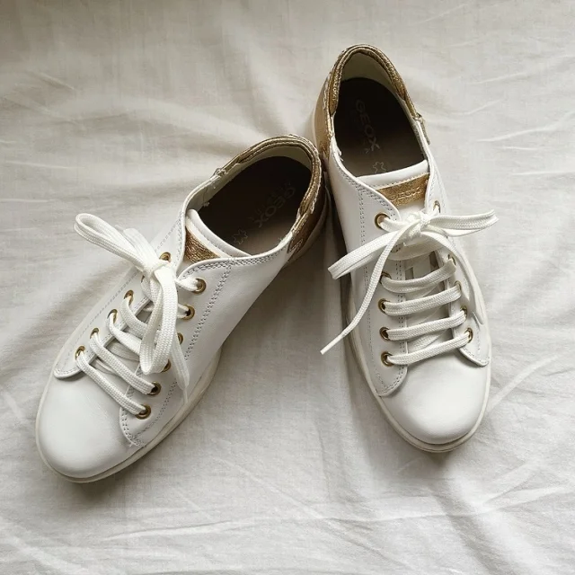 呼吸する靴のGEOXのスニーカー | ファッション誌Marisol(マリソル) 40