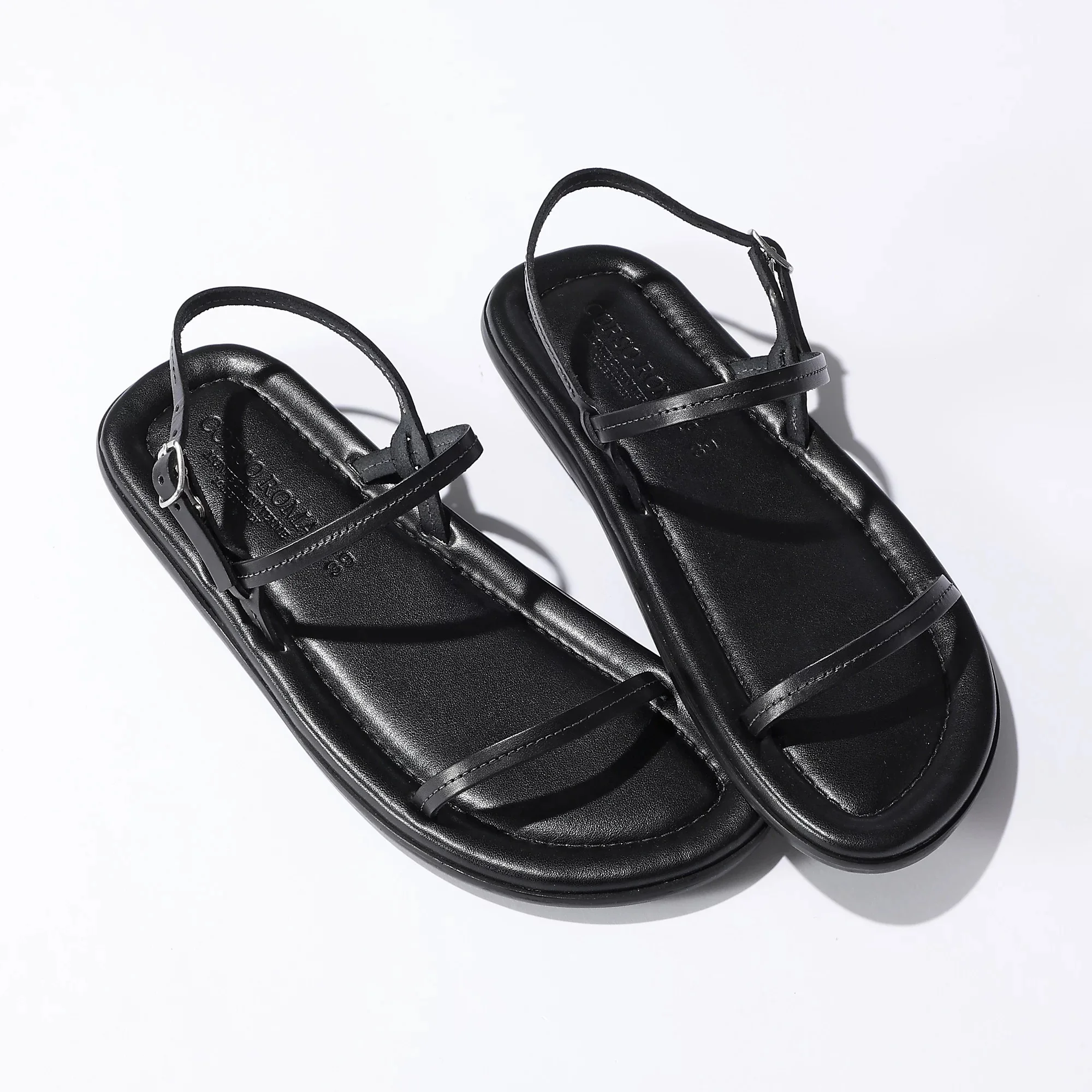 CORSO ROMA，9 レザーサンダル
