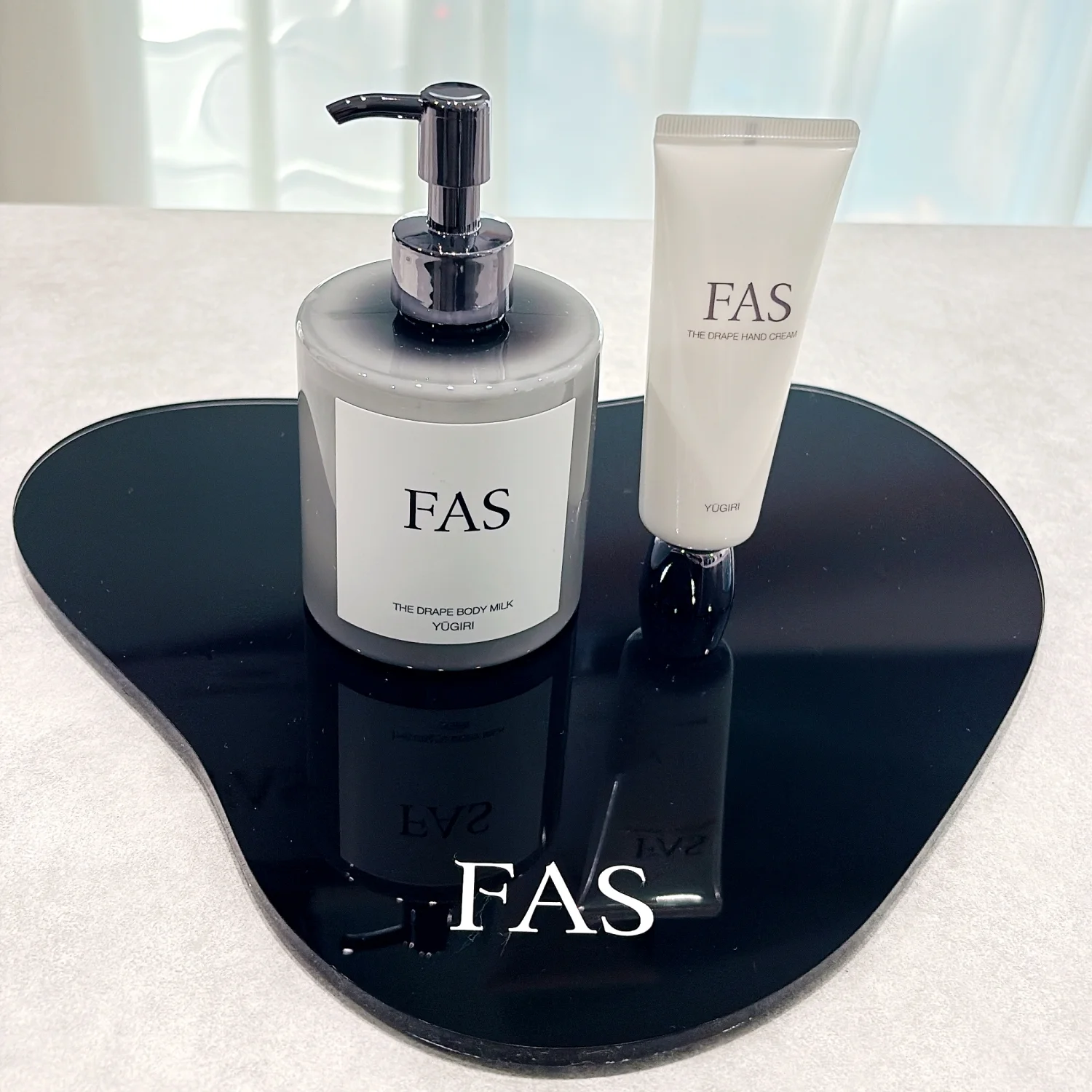 2025 秋 FASの新ボディケア「ザ ドレープ シリーズ」 発表会の写真 ハンドクリームとボディミルク