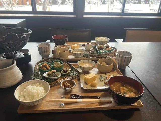 地域の食材をたっぷり使った朝食