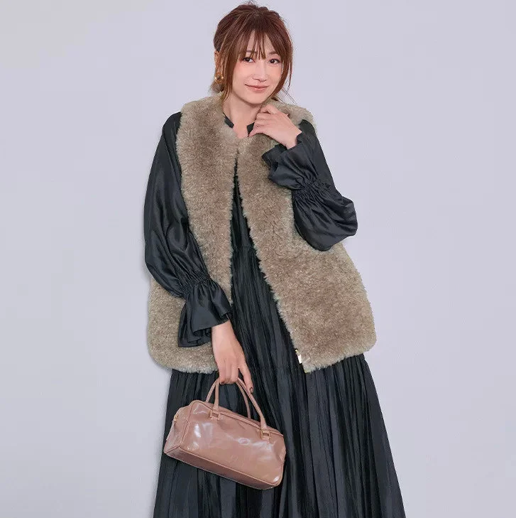 まず買うべきはワンピース、スポーティアイテム、軽アウター！