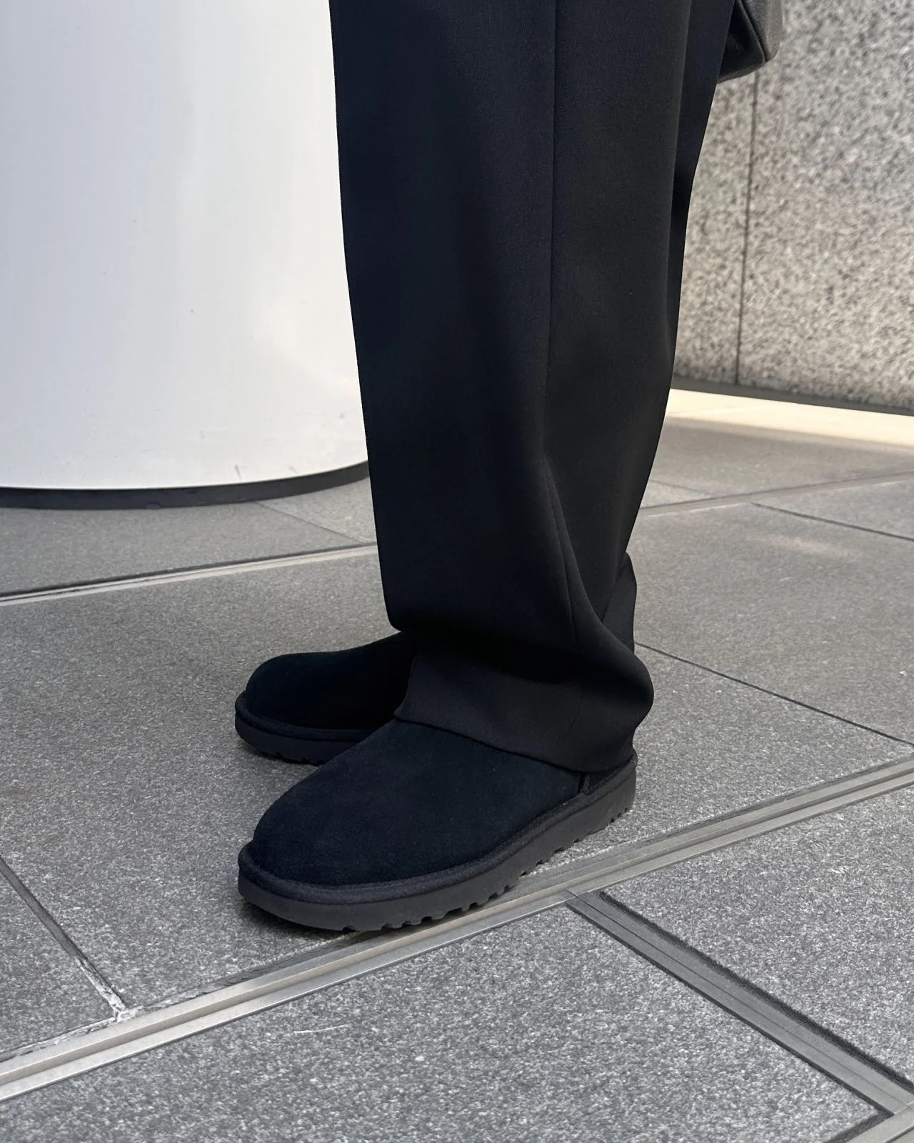 ツイード風腰高見えタックパンツ　足もと