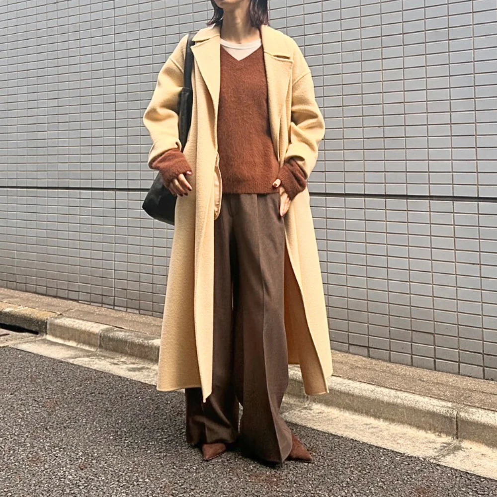 M7days ふわ軽リバーコートとブラウントップスとパンツのコーデ