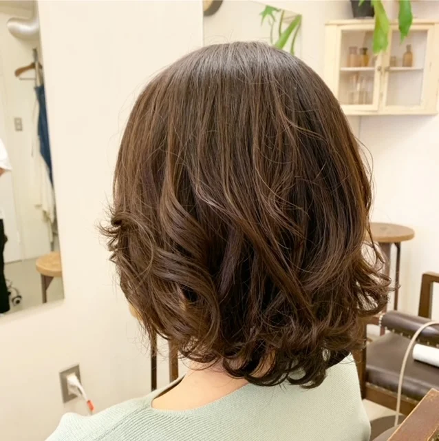 ☆【40代ヘアスタイル】新緑にも映える！大人のミディアムボブ。☆