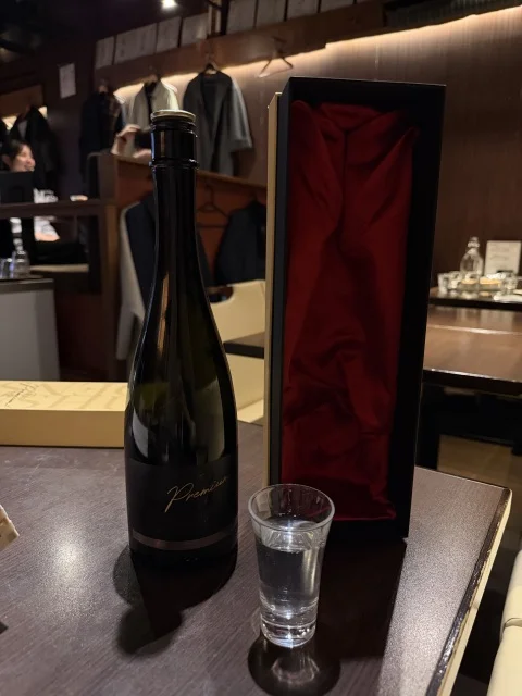 大人女子の隠れ家『頑固おやじ』で、名物“箱ウニ”と極上の日本酒に酔いしれる夜_1_5-1