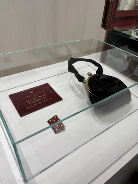 1846年マドリードのレザー工房から始まった