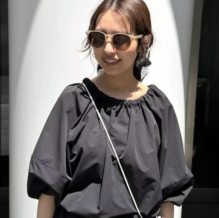 ＼大好評！／エディター東原妙子さん×アトリエブルージュ「UVカットサングラス＋2wayポーチ」スタッフコーデご紹介