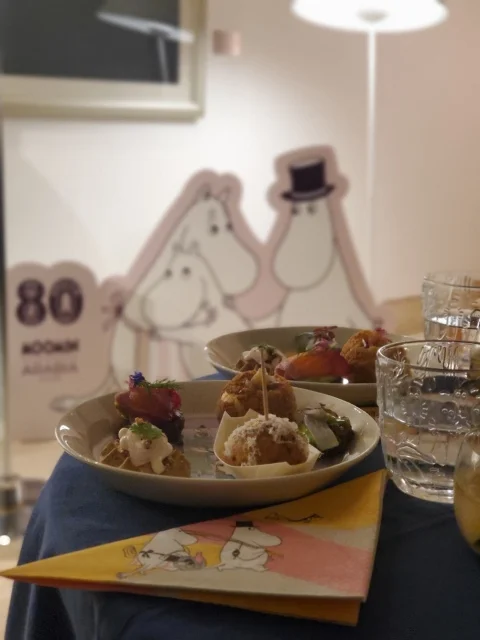 ムーミン アラビア 2026年新コレクション発表会、立食パーティの様子