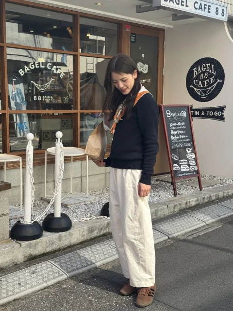 ユニクロで見つけた春の新作！ジャージーバレルレッグパンツがお気に入り。_1_2-1