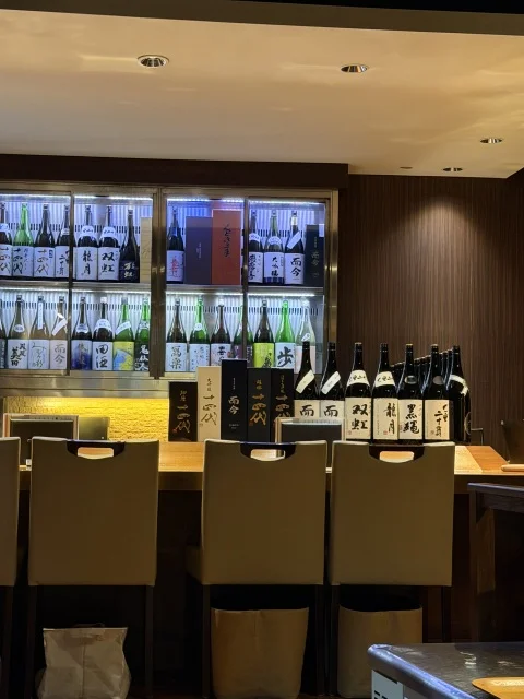 大人女子の隠れ家『頑固おやじ』で、名物“箱ウニ”と極上の日本酒に酔いしれる夜_1_2-2