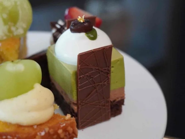 抹茶とミルクチョコレートのムース