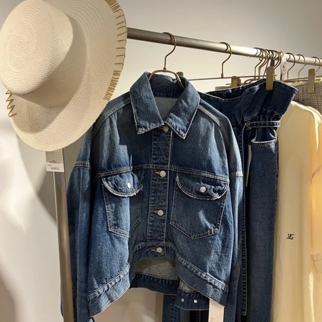 カジュアル派もきれい目派も！この春更新すべきは『デニム』【2026春夏展示会レポ】_1_15