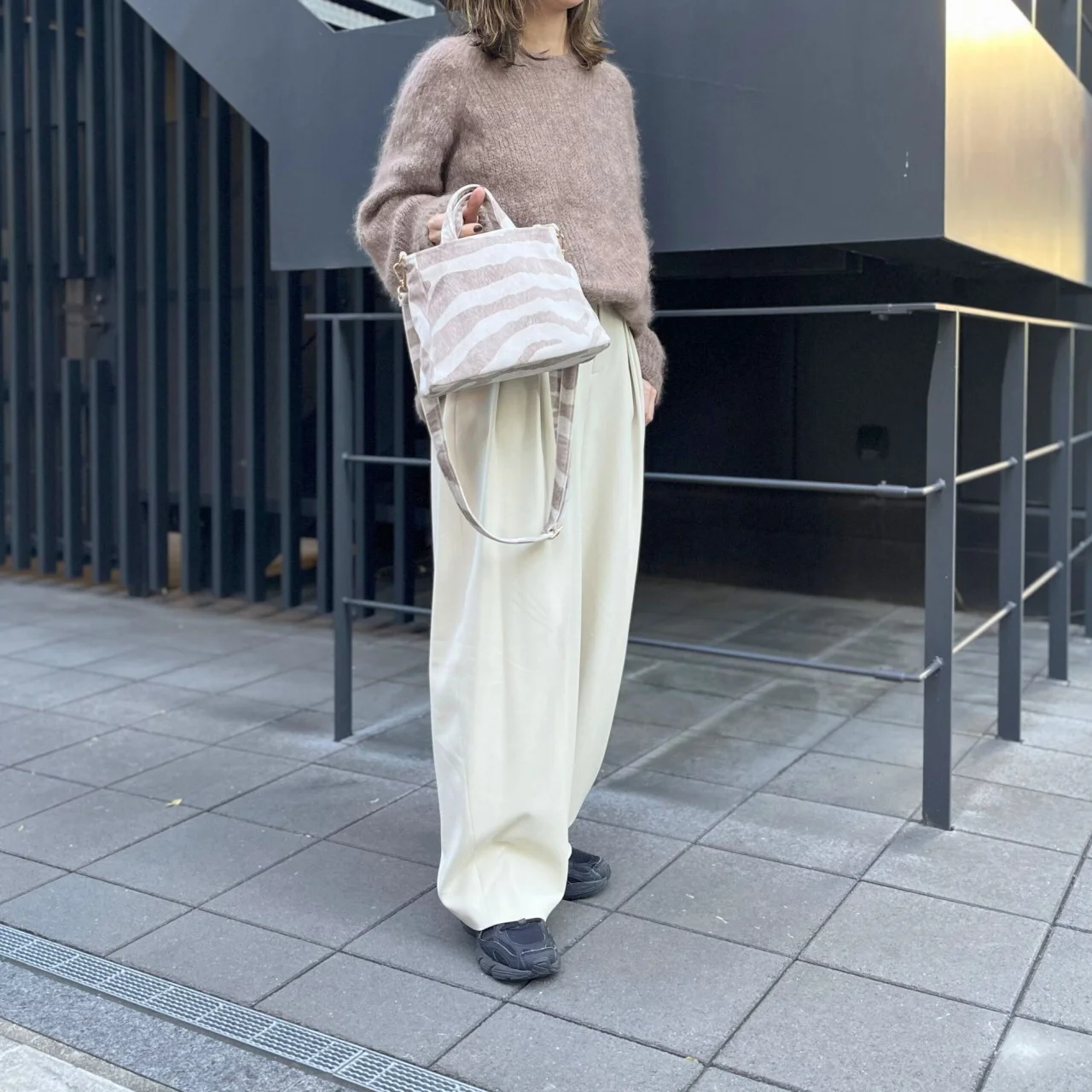 バザール アトリエ サブロンのミニキャバス　カジュアルコーデ