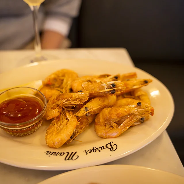 バーガーマニア　ハンバーガー店　白金高輪グルメ　女子会　ワイン　ガーリックシュリンプ