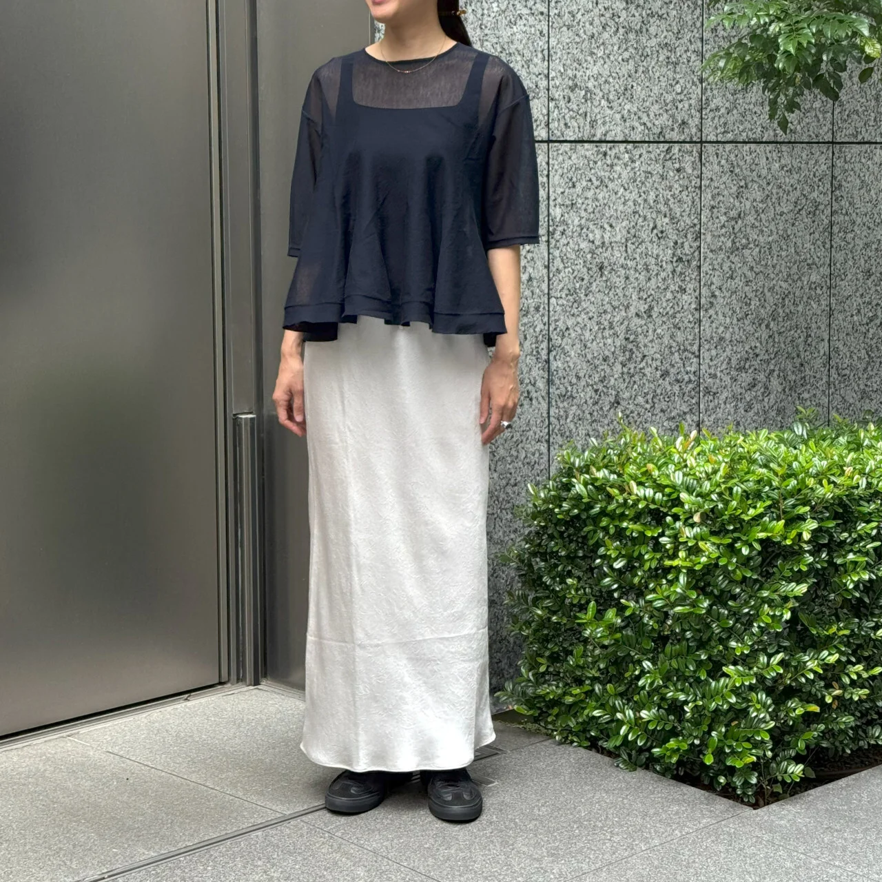 シアーペプラムニット コーデ