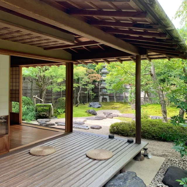 秋の京都を味わう旅。京都岡崎に佇む宿「源鳳院」の離れで格式ある伝統を感じる_1_8
