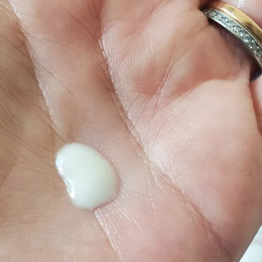 ロート製薬のケアセラAP高保湿先行バリア乳液(1870円)