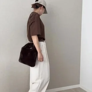 残暑でも秋を先取り！ カラー・小物・素材でつくる「晩夏→初秋コーデ」【40代ファッション】_1_15-2