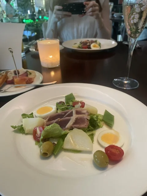 前菜があるのも嬉しい！トリュフのフレンチフライもいただきました。