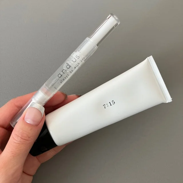 【冬ネイル】シルバーラメフレンチで大人の手元にさりげない華やぎを！_1_4