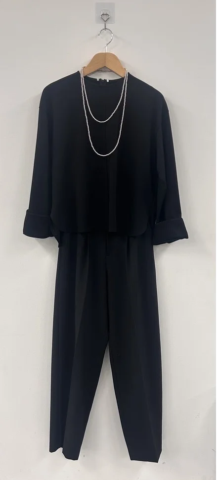 黒パンツコーデ