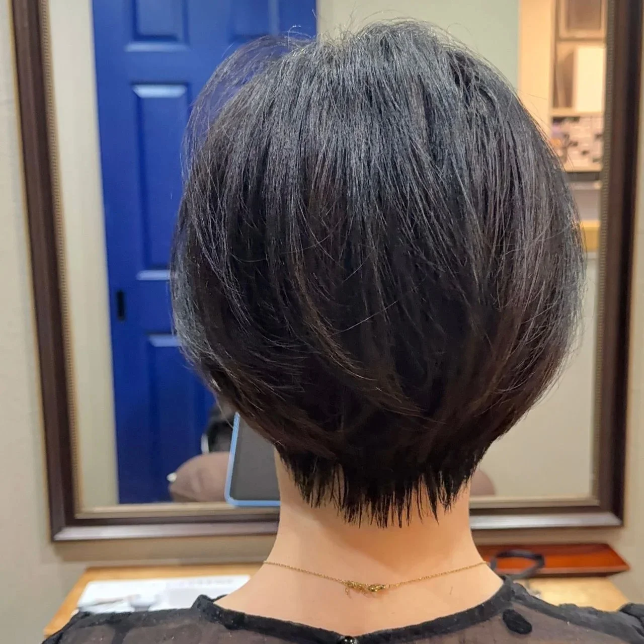 後ろから見た　40代人気ヘアスタイル４位