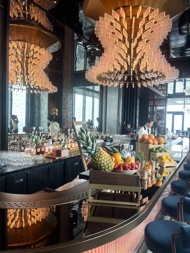 バーカウンターも素敵でした