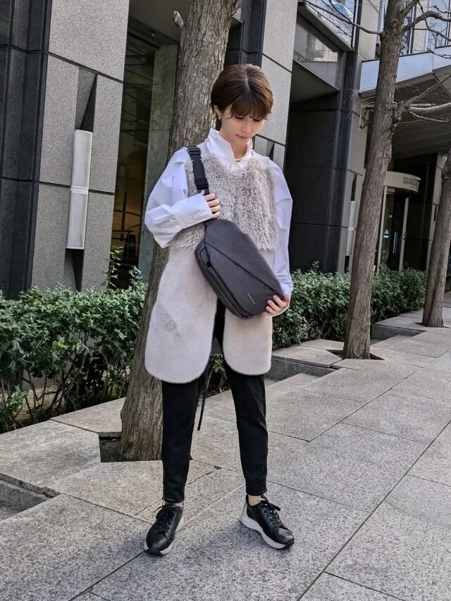 40代の白シャツ、悩まない！ 今っぽく洗練される選び方と大人フェミニンな着こなし_1_14