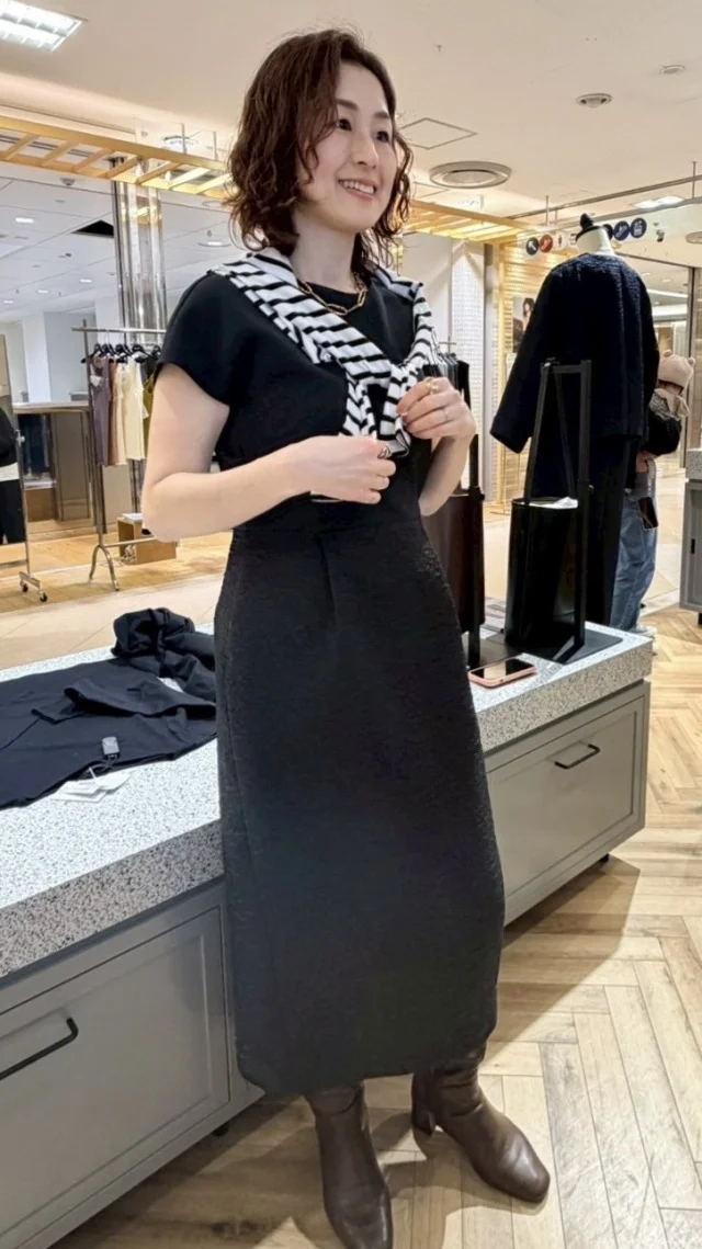 ボーダー肩掛けすると、カジュアルっぽく着れます