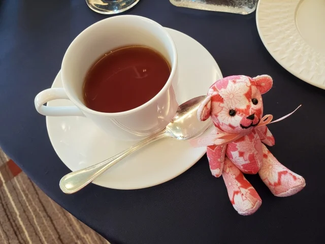 コンラッド　アフタヌーンティー　 ロンネフェルト