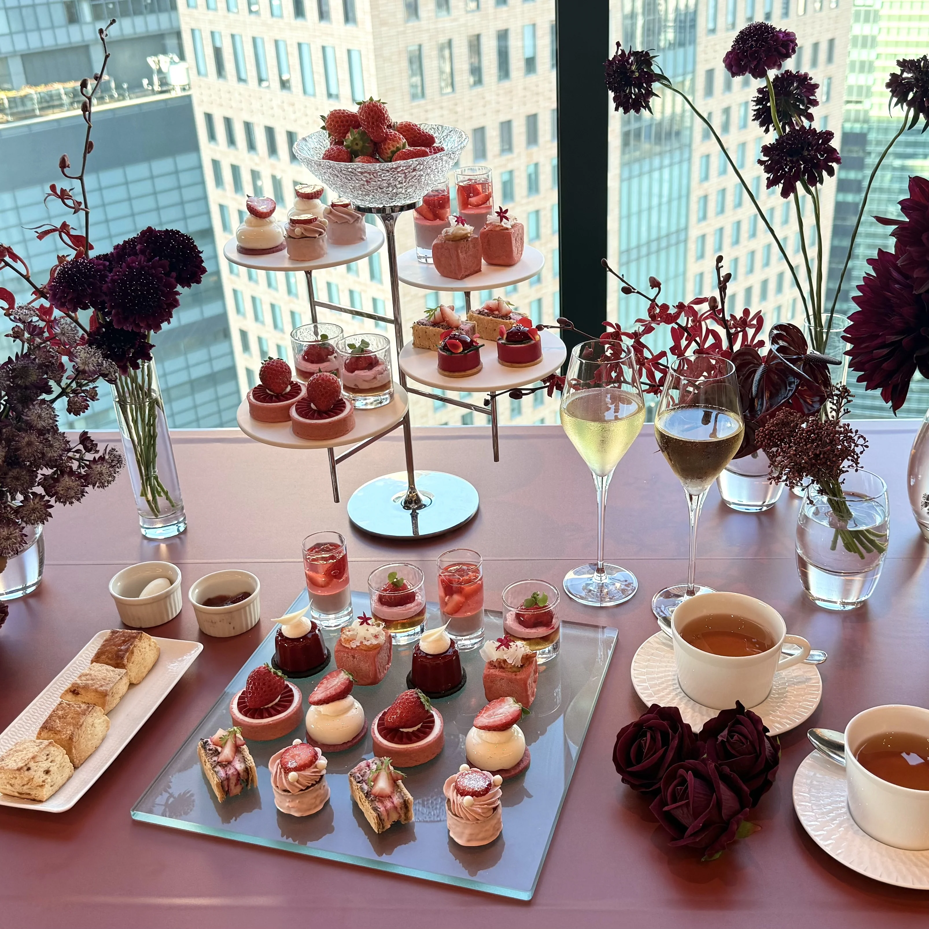 【コンラッド東京】新年からスタート！贅沢ないちご尽くしのアフタヌーンティー