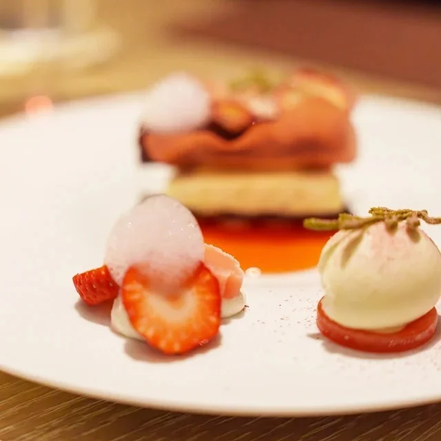 美女組が選ぶ「2025年行ってよかったレストラン」。話題のフレンチから予約必須の人気店まで_1_8-1