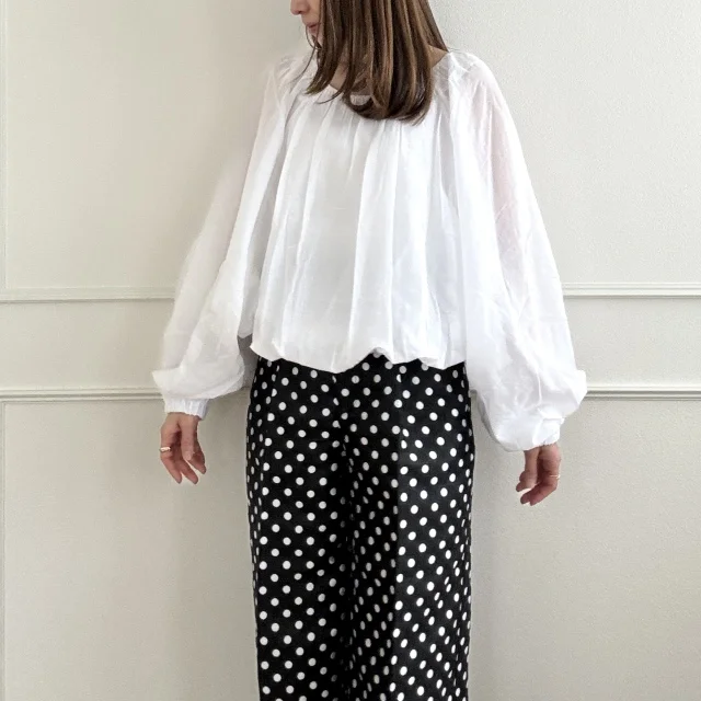 まさに今大活躍なのが、こちらのブラウス！