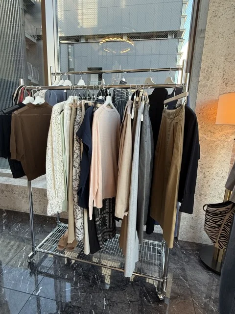 大人の“きれい色”はこう着る。美女組オフ会スタイル_1_8-2