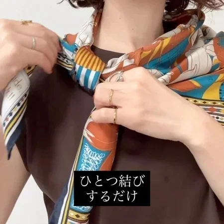 巻くだけで印象が変わる！大人のための最旬スカーフアレンジ【40代ファッション】_1_13-2