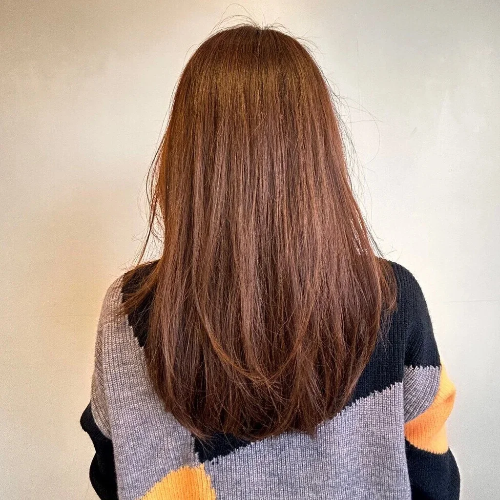 うしろから見た人気ロングヘアスタイル4位の髪型