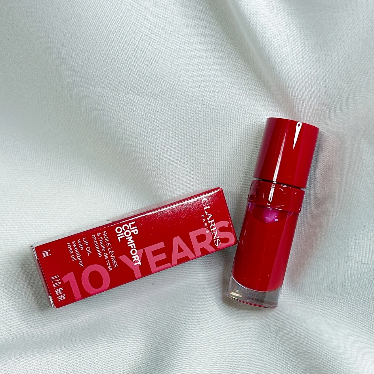 争奪戦必至!? リップコンフォートオイルの限定色   10周年記念カラー「54 アイコニックレッド」　CLARINS　クラランス　限定コスメ