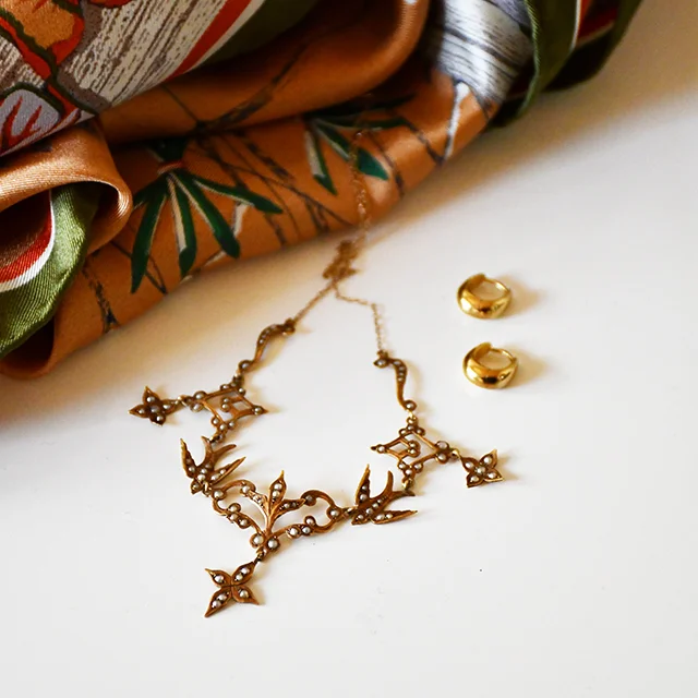 ベーシックな装いに、頼りになる小物_1_3