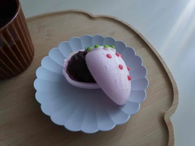 中にはたっぷりの小豆粒あん。