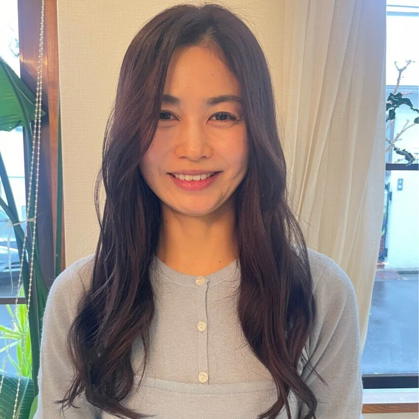 髪質改善トリートメントで美しいロングヘアをキープ【40代のロングヘア】