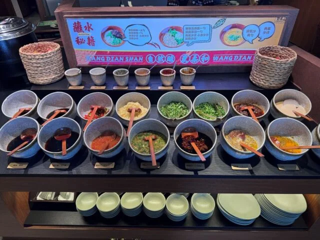 雲南　キノコ鍋　望滇山