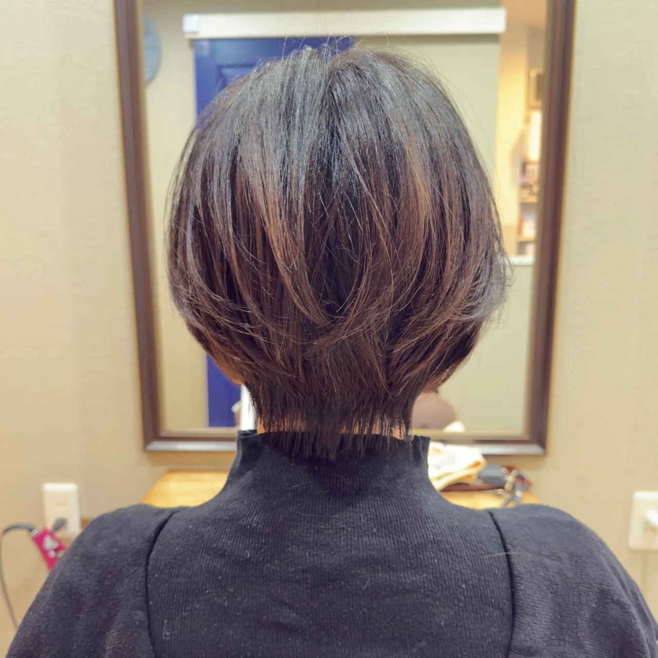 40代　ショートヘア　後ろ