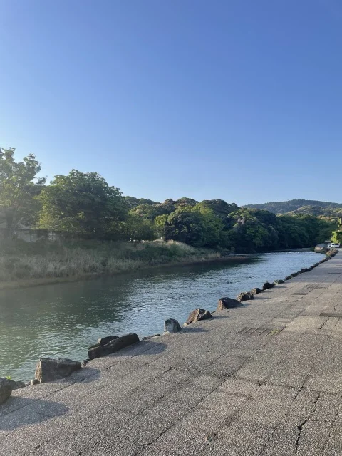 川沿いも情緒あります