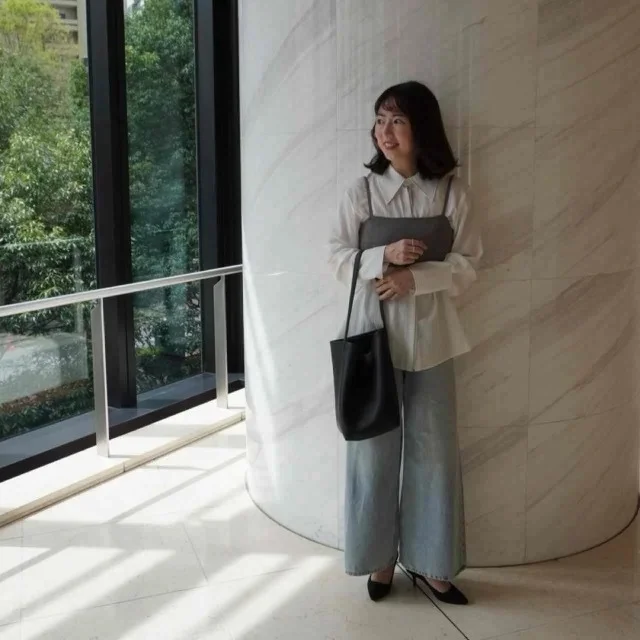 40代の白シャツ、悩まない！ 今っぽく洗練される選び方と大人フェミニンな着こなし_1_20-2