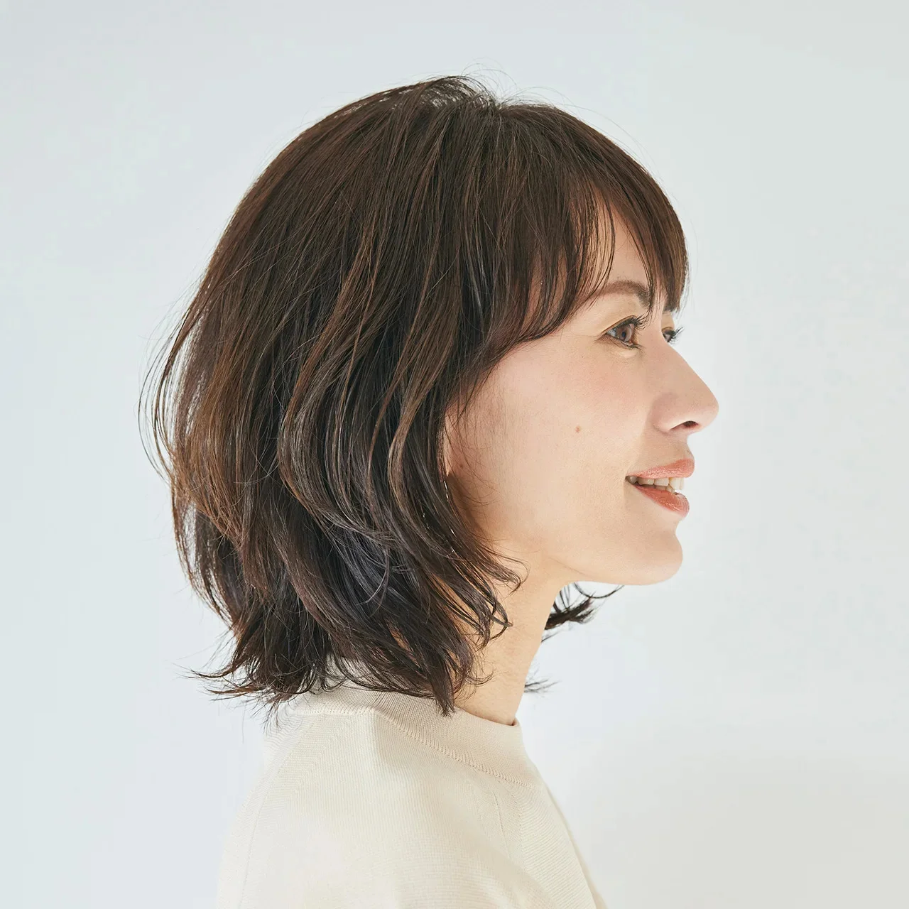 横から見た　40代人気ボブヘアスタイル７位の髪型