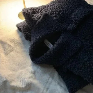 2025年秋、主役になるのは“ひとクセ”アウター。美女組の愛用品＆最旬コーデ【40代ファッション】_1_18