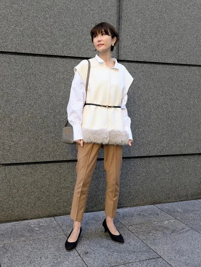 40代の白シャツ、悩まない！ 今っぽく洗練される選び方と大人フェミニンな着こなし_1_15