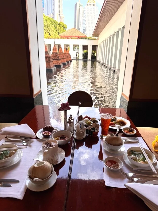 The sukhothai bangkok ホテル　スコータイ・バンコク　朝食　ビュッフェ