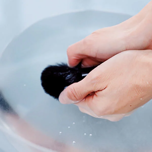 メイクツール、洗っていますか？ 「動物毛ブラシ」は石けんで洗うのがベスト！